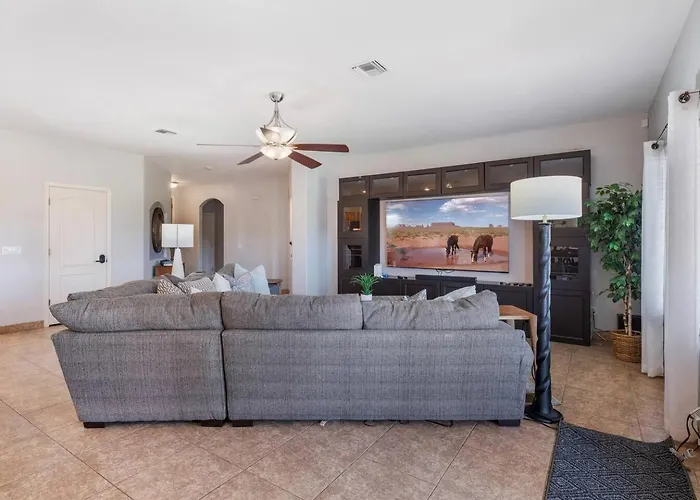 Holiday home Stylish 4br Desert Oasis With Pool And Putting Phoenix