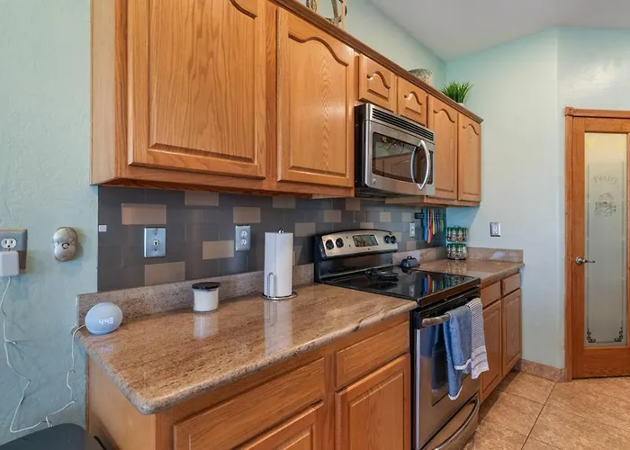 Holiday home Stylish 4br Desert Oasis With Pool And Putting *