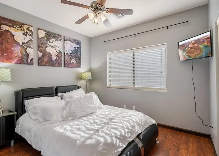 Stylish 4br Desert Oasis With Pool And Putting * Phoenix