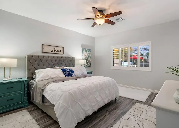 Stylish 4br Desert Oasis With Pool And Putting Holiday home Phoenix