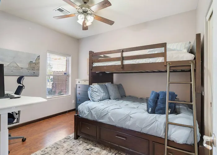 Stylish 4br Desert Oasis With Pool And Putting * Phoenix