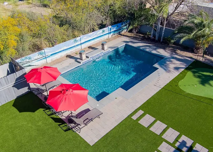 Holiday home Stylish 4br Desert Oasis With Pool And Putting Phoenix